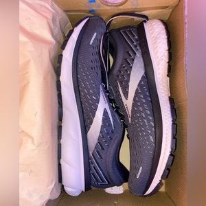 Brooks Ghost 13 Running Shoes